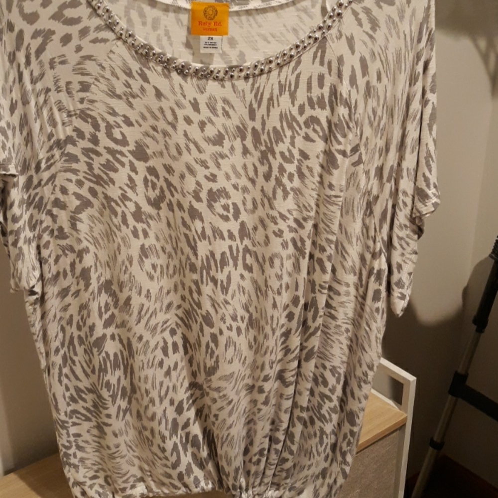 NWOT super fun blouse